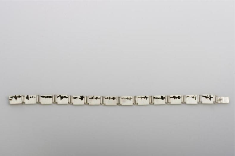 Armband zilver uitgebeten - Sieraad Marieanne Lops