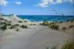 Drie meeuwen boven het strand - schilderij Marieanne Lops